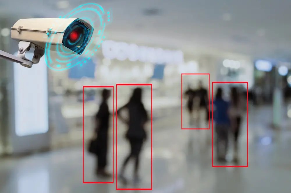 Ecamsecurity Surveillance Camera with Person Detection Technology Ecamsecurity surveillance camera monitoring a public area, highlighting individuals for enhanced security.